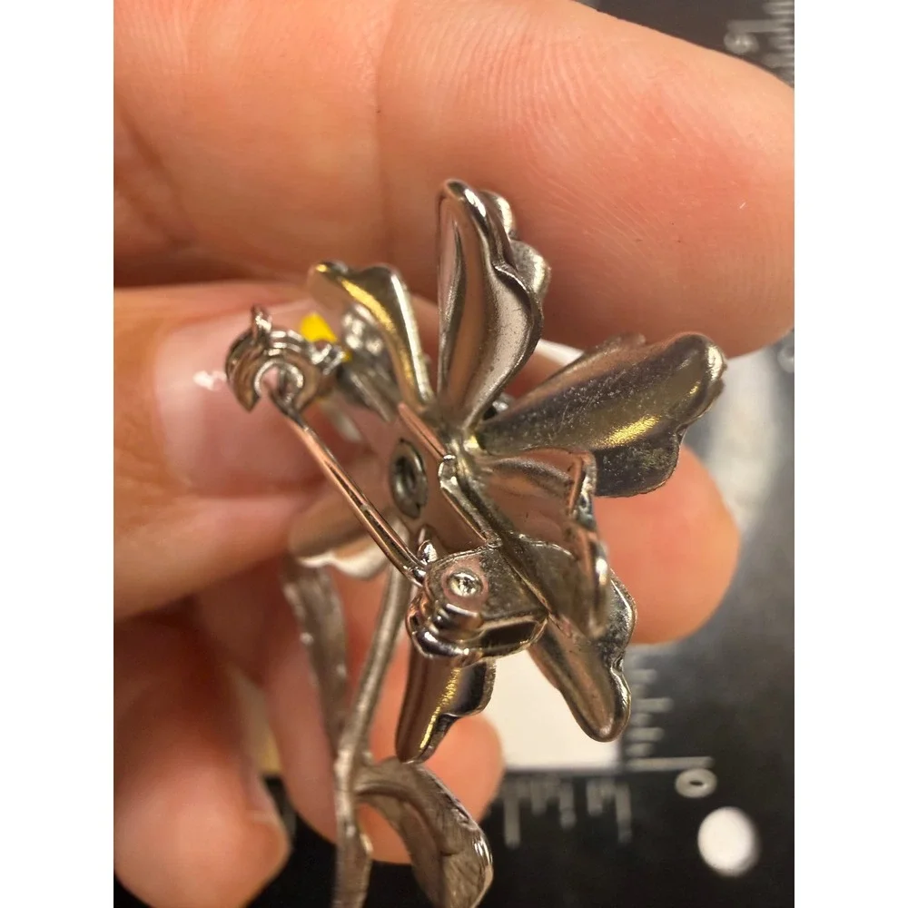 Unbranded enamel flower